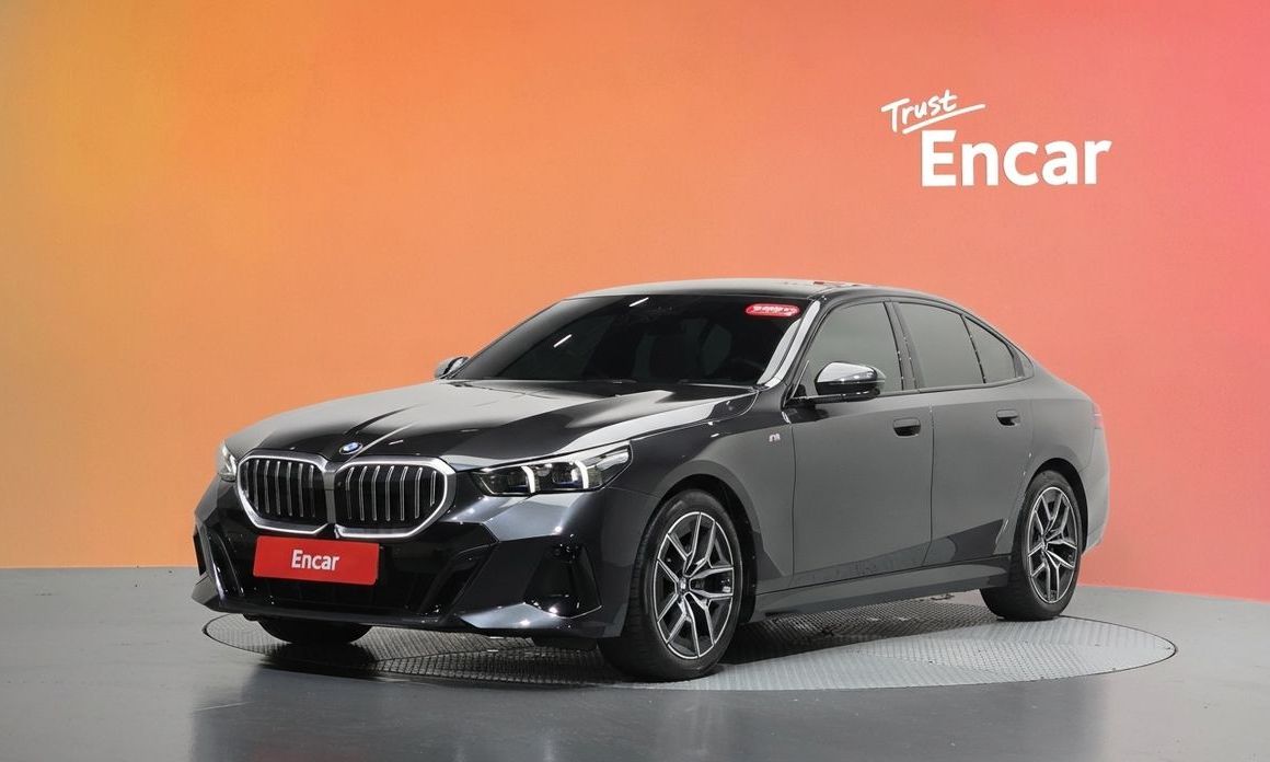 BMW 5-Series 2024