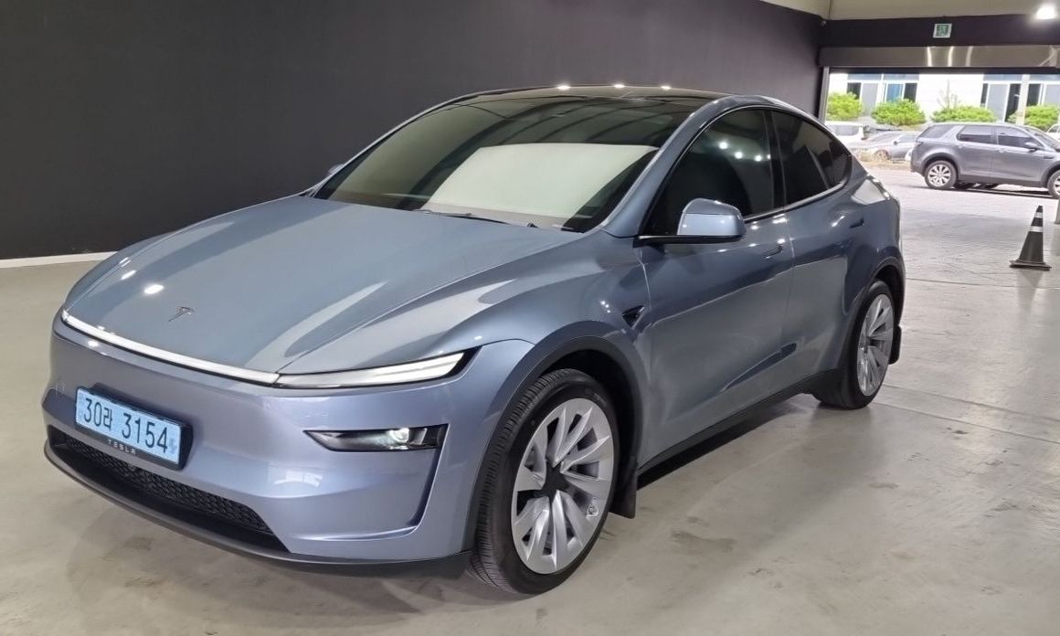 Tesla Model Y 2025