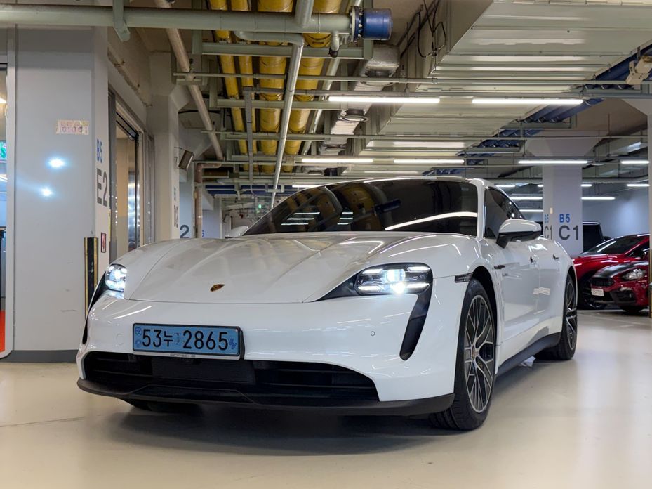 Porsche Taycan 2021