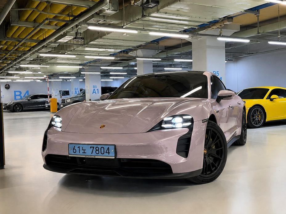 Porsche Taycan 2022