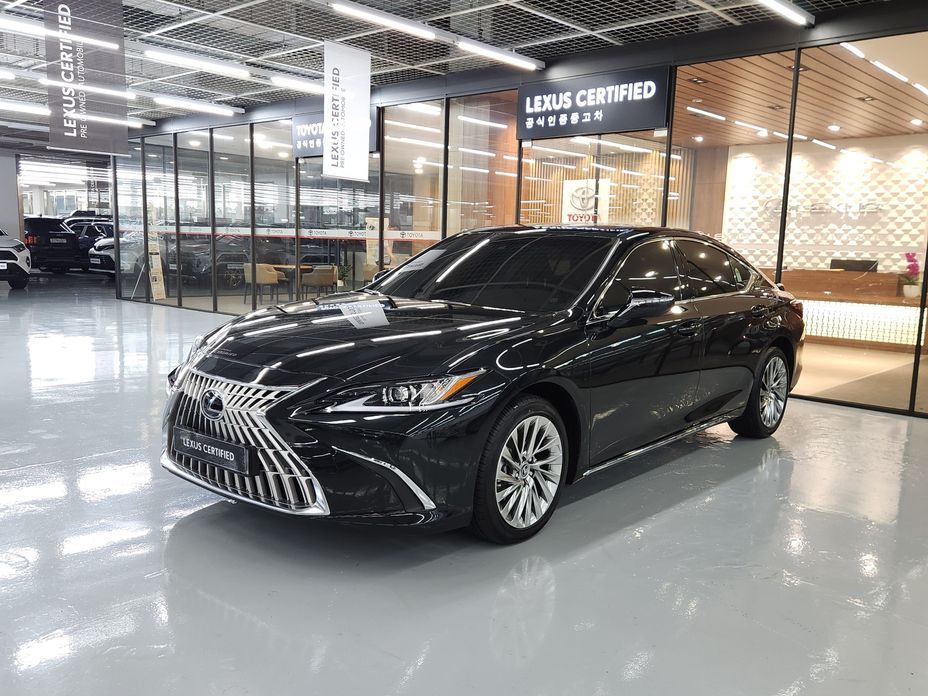 Lexus ES 2026