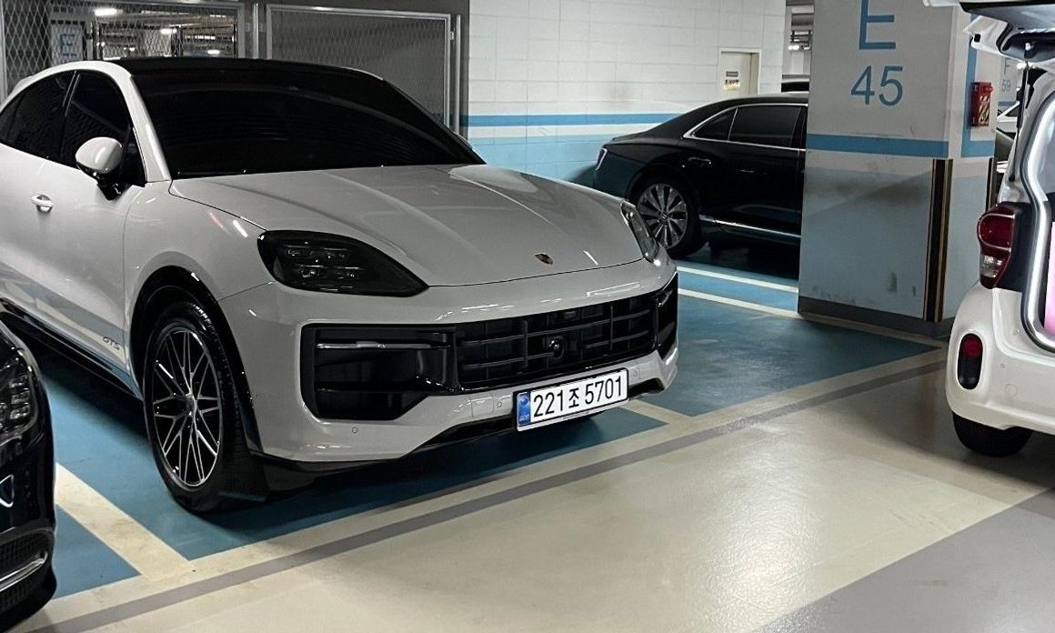 Porsche Cayenne 2025