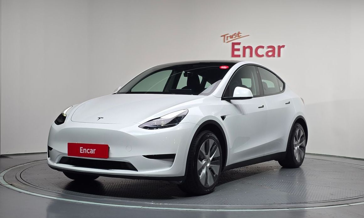 Tesla Model Y 2024