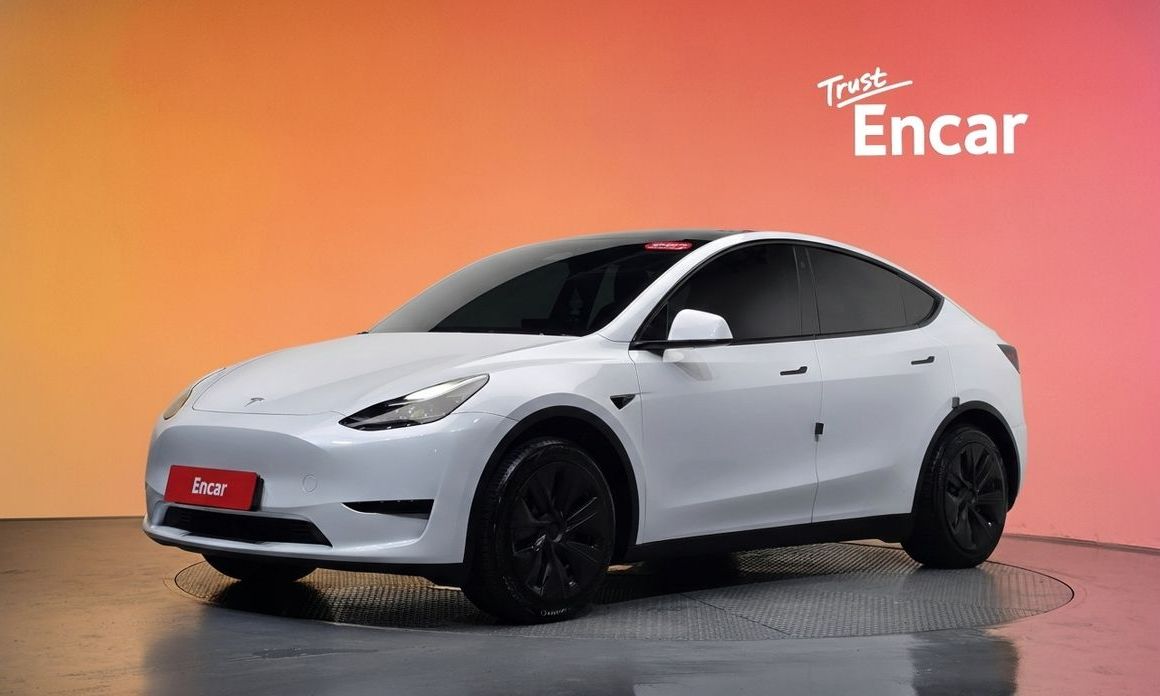 Tesla Model Y 2024