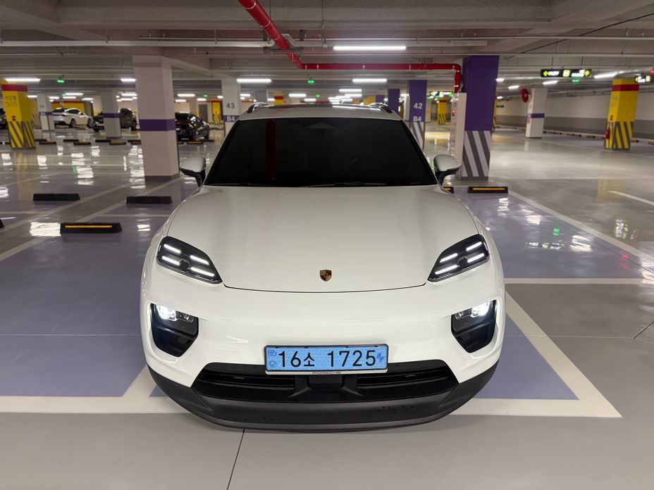 Porsche Macan 2025