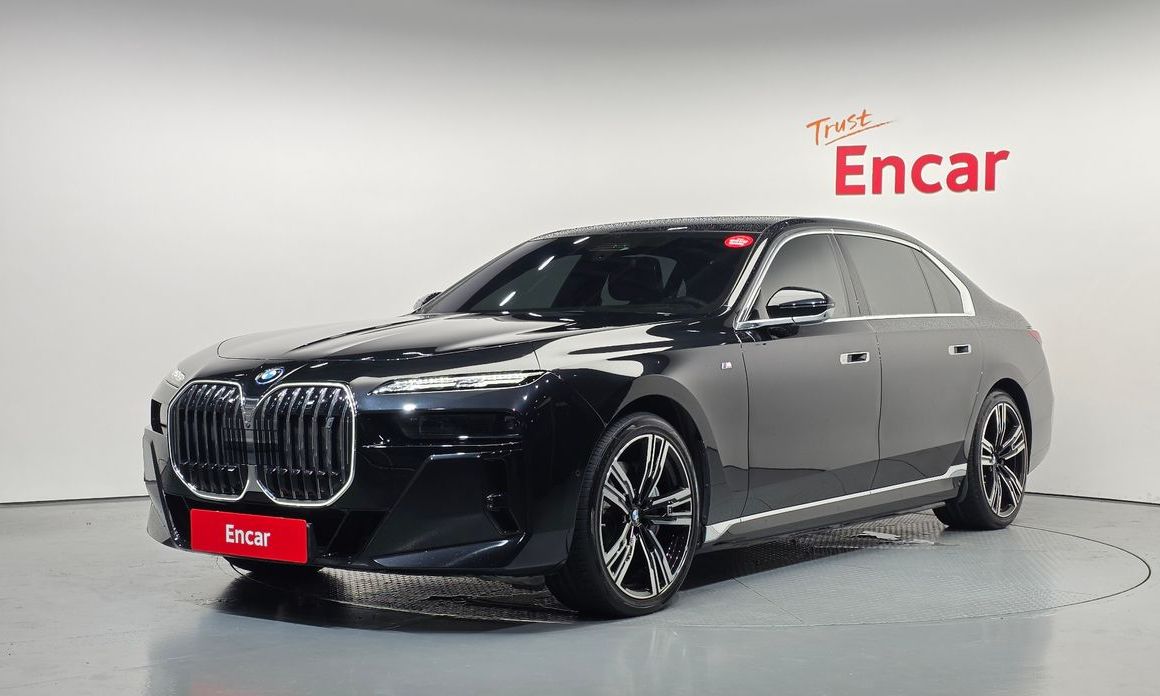 BMW i7 2024