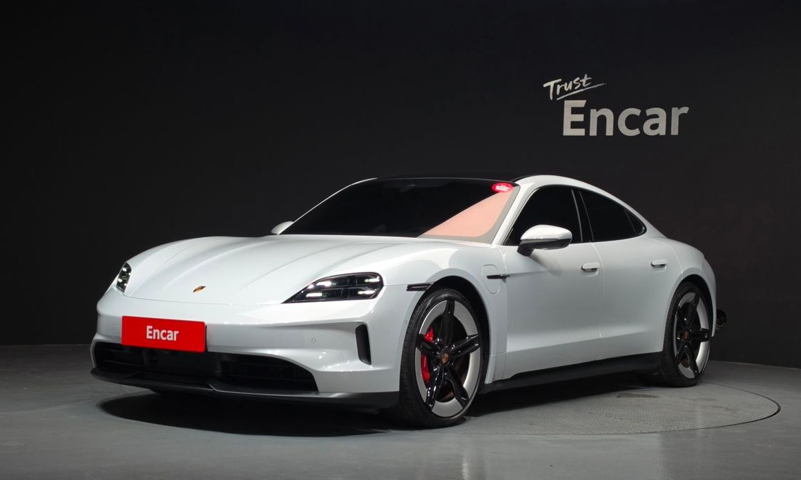 Porsche Taycan 2025