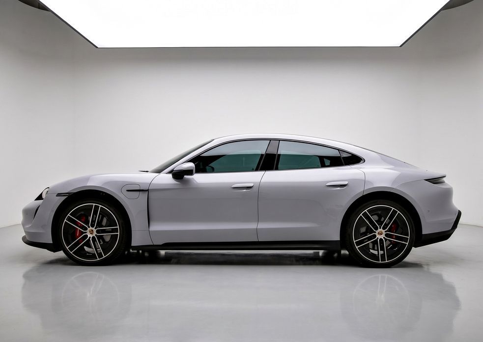 Porsche Taycan 2025