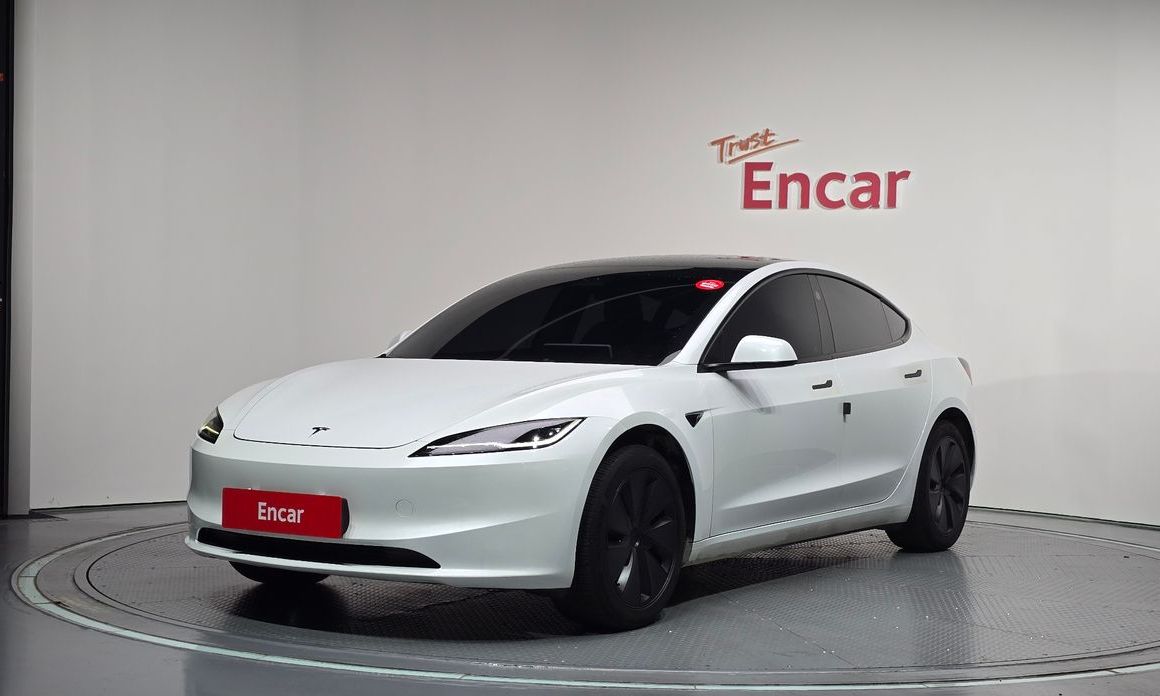 Tesla Model 3 2024