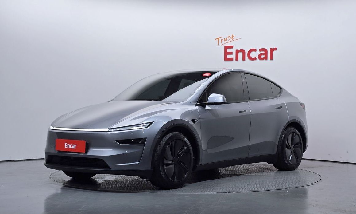 Tesla Model Y 2025