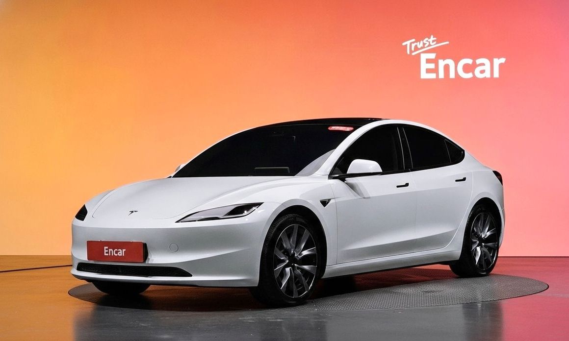 Tesla Model 3 2024