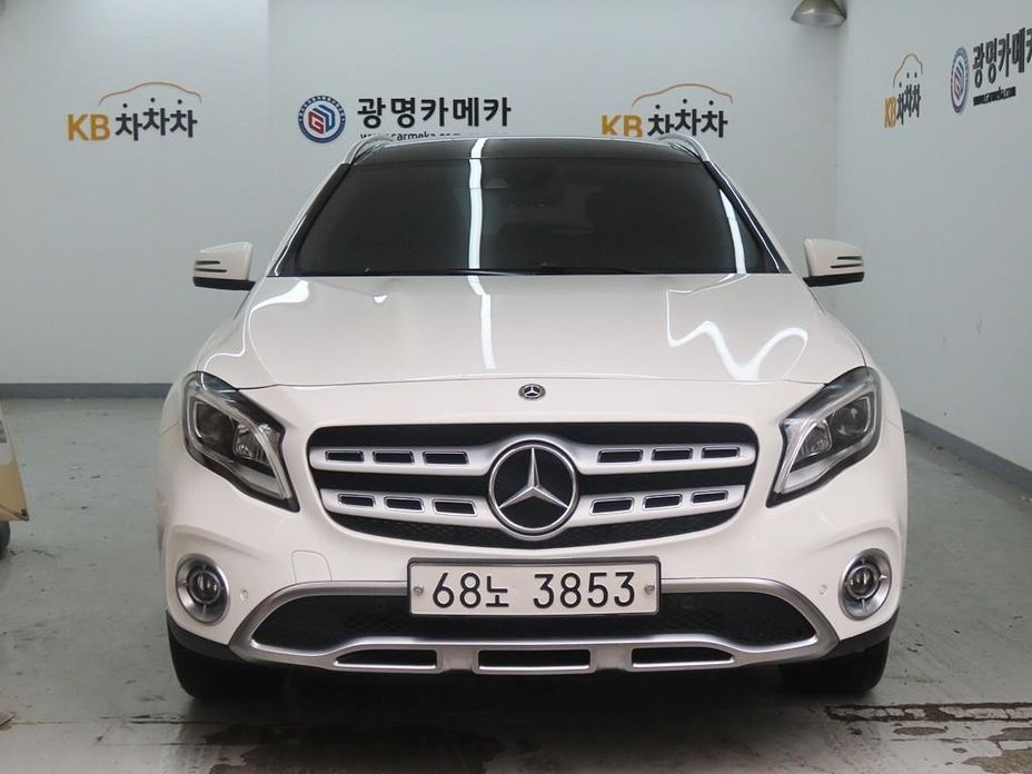 Mercedes-Benz GLA-Class 2019