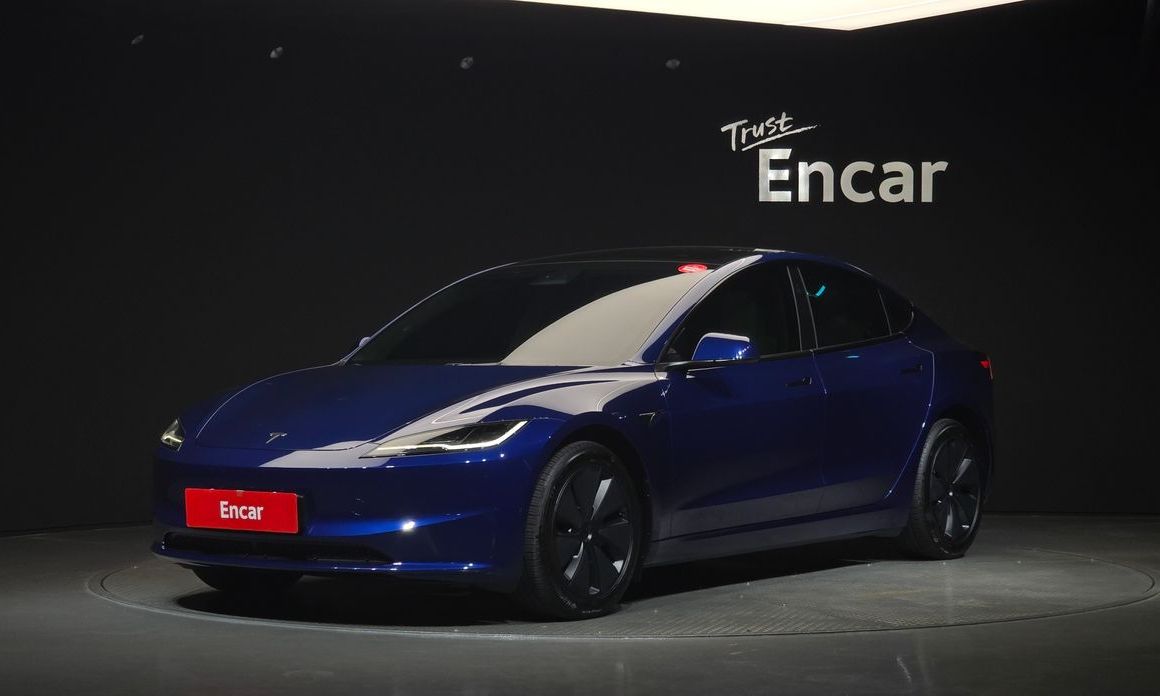 Tesla Model 3 2024