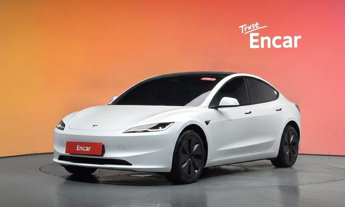 Tesla Model 3 2024