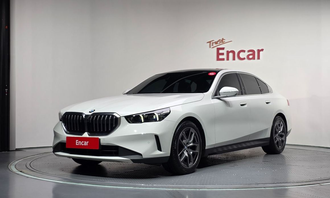 BMW 5-Series 2024