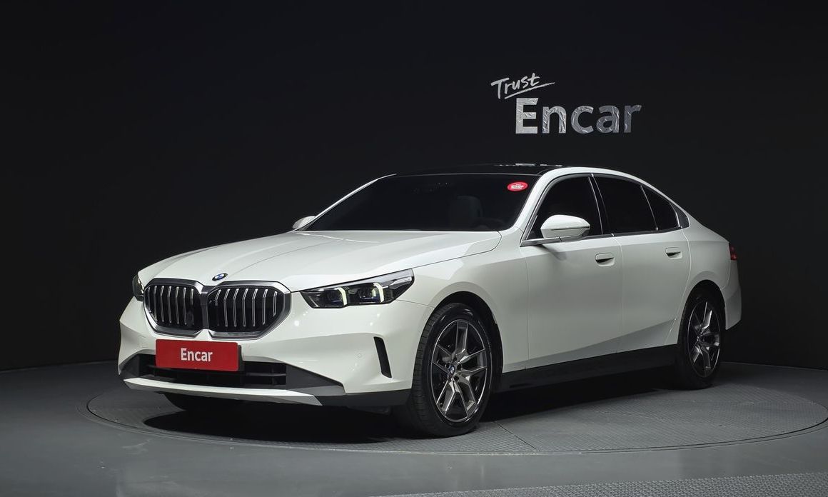 BMW 5-Series 2024