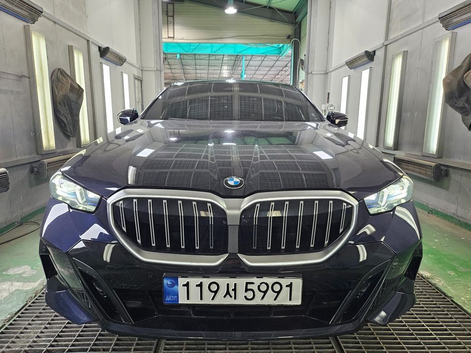 BMW 5-Series 2024