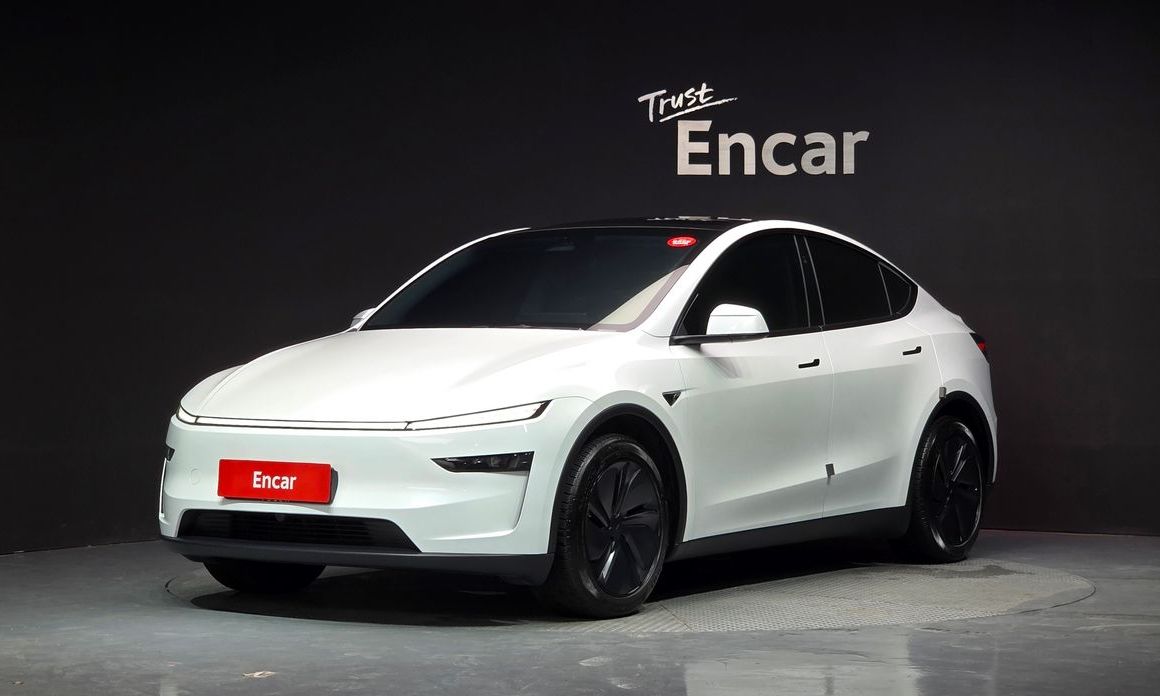 Tesla Model Y 2025