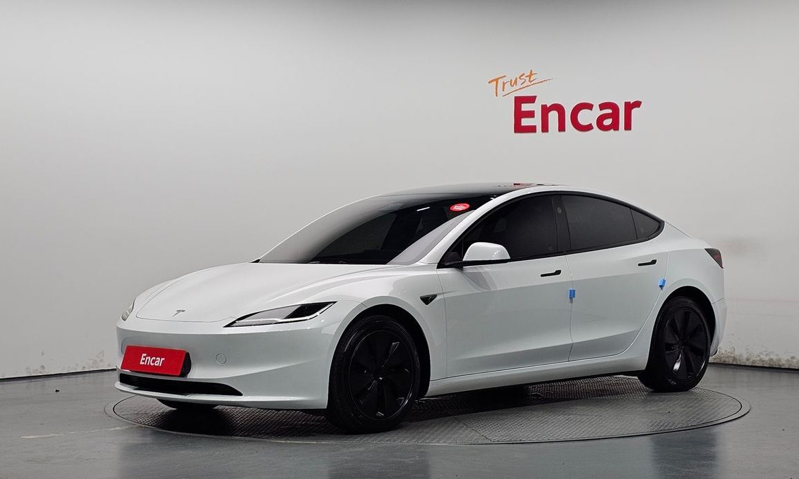 Tesla Model 3 2024