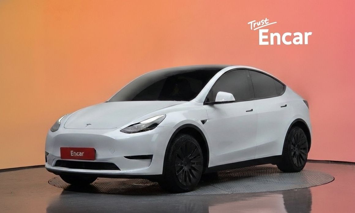 Tesla Model Y 2024