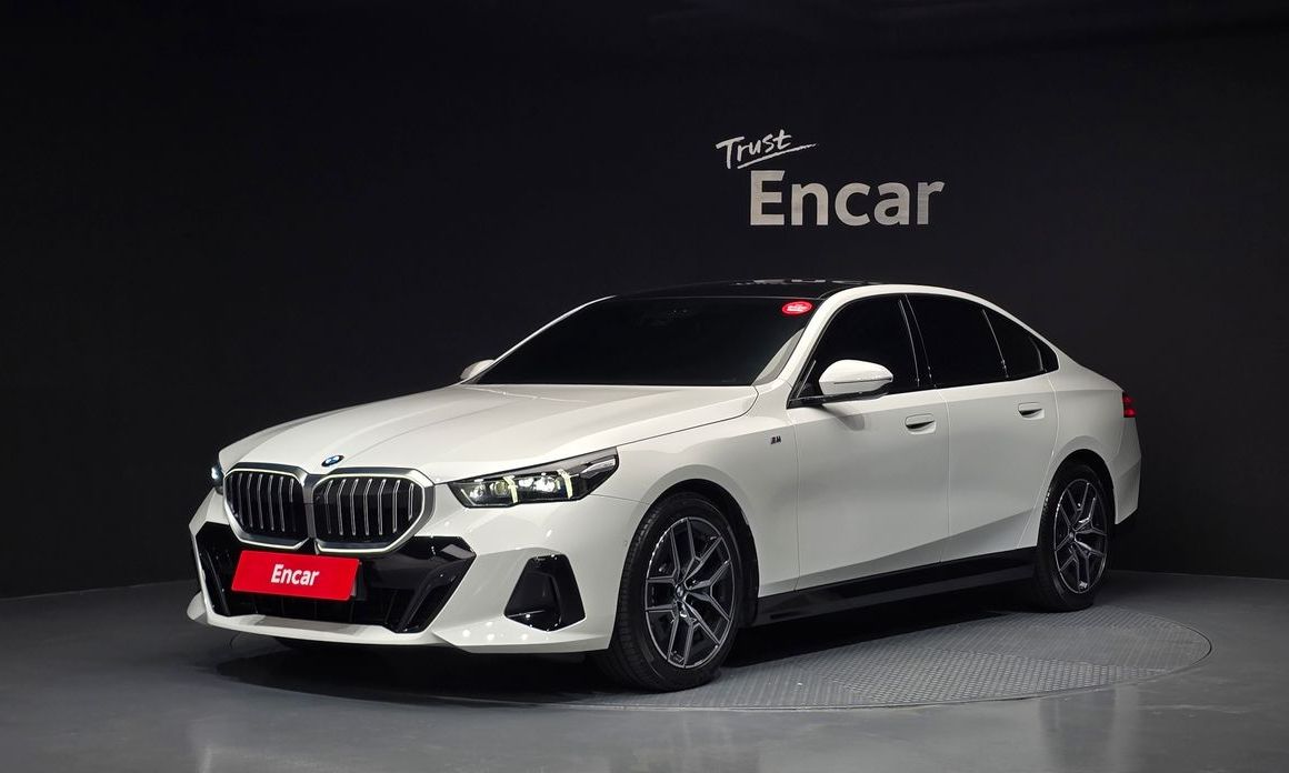 BMW 5-Series 2024