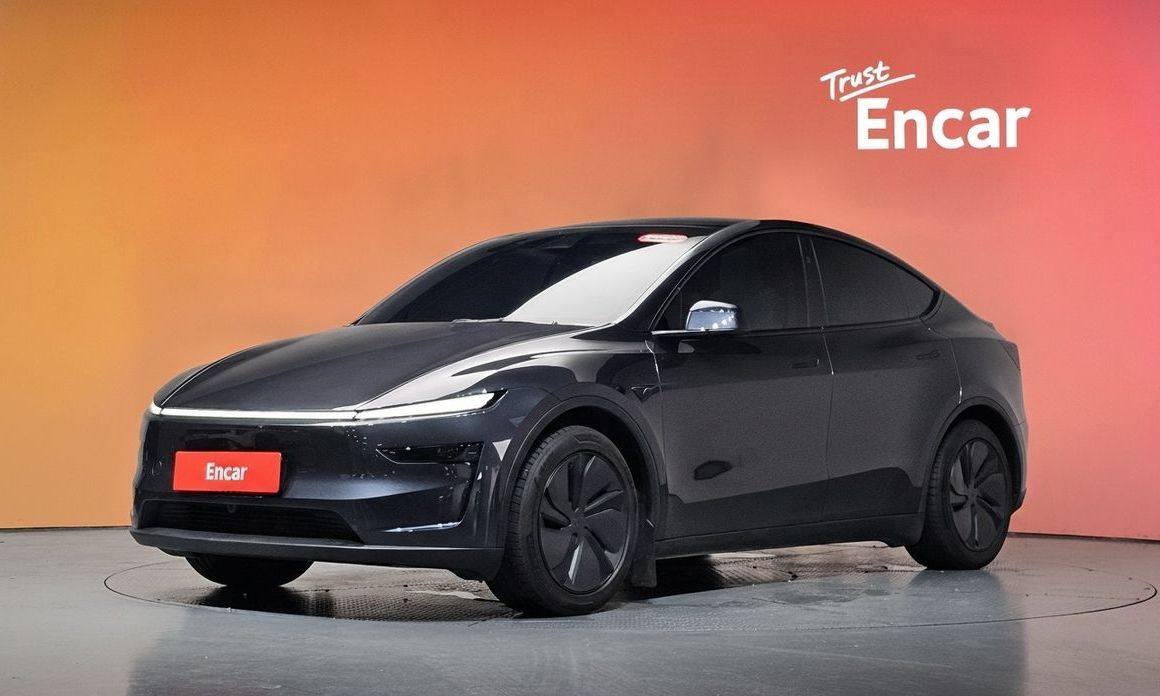 Tesla Model Y 2025