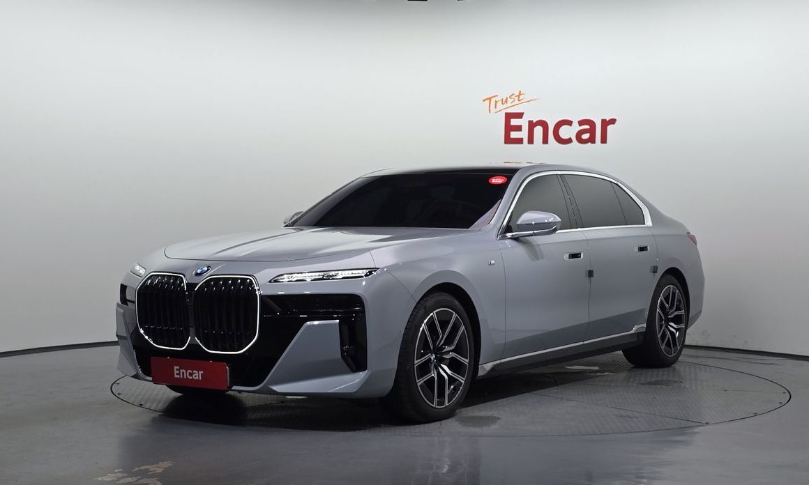 BMW 7-Series 2025