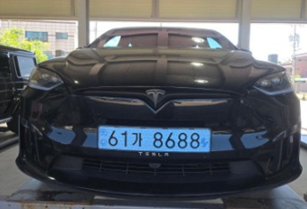 Tesla Model X 2026