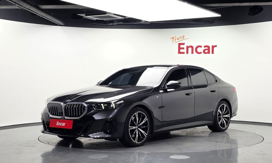 BMW 5-Series 2024