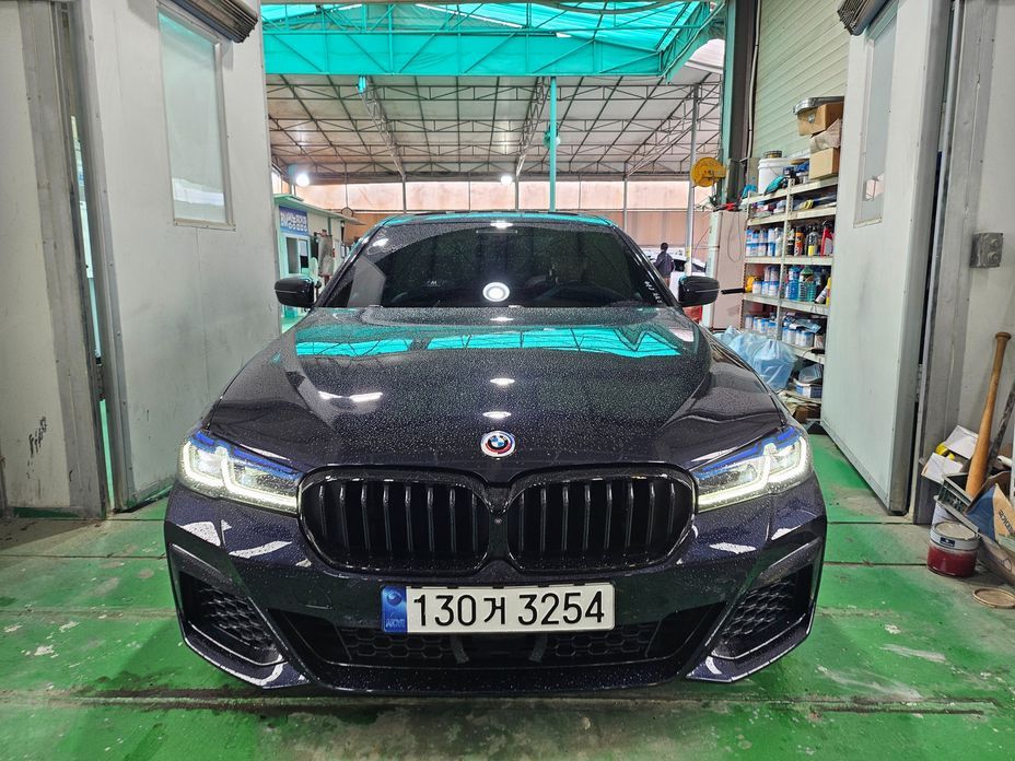 BMW 5-Series 2023