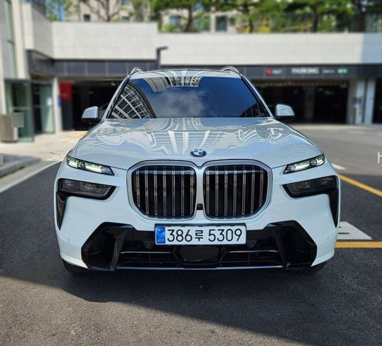 BMW X7 2025