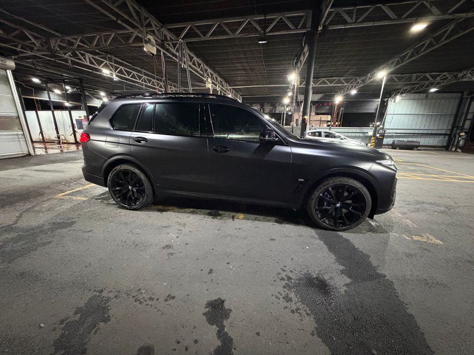 BMW X7 2025