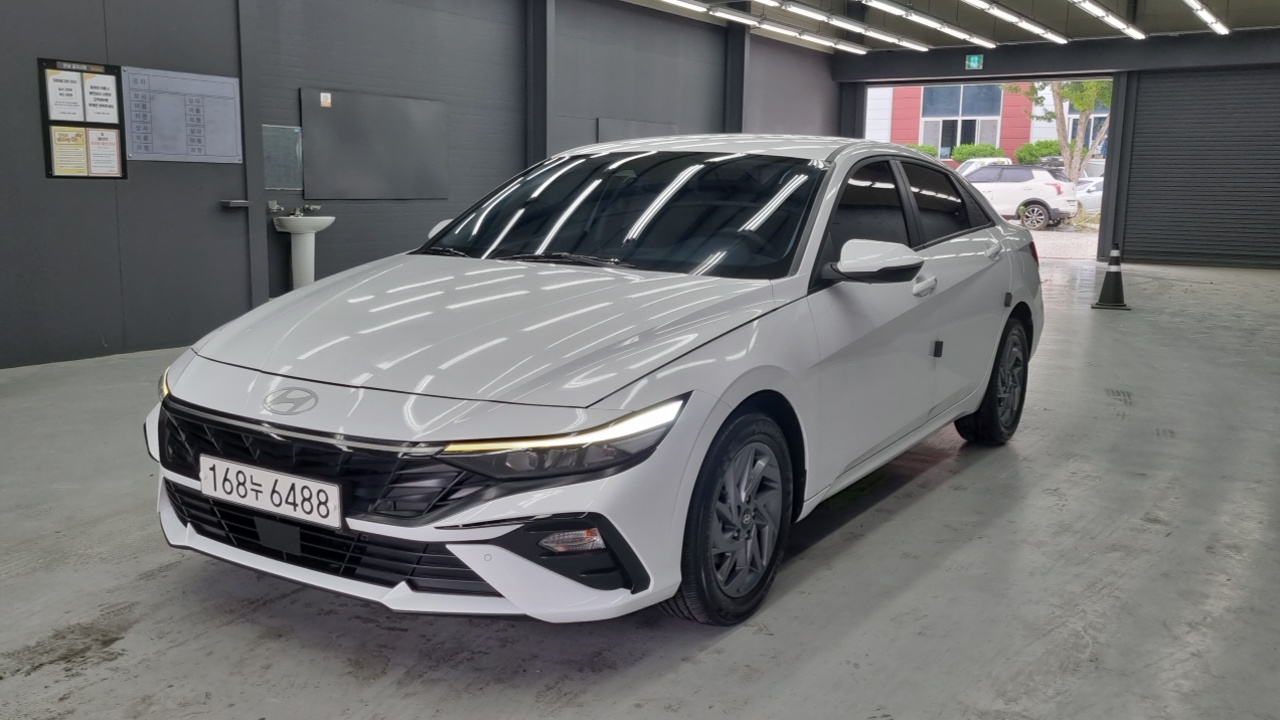 Hyundai AVANTE 2025