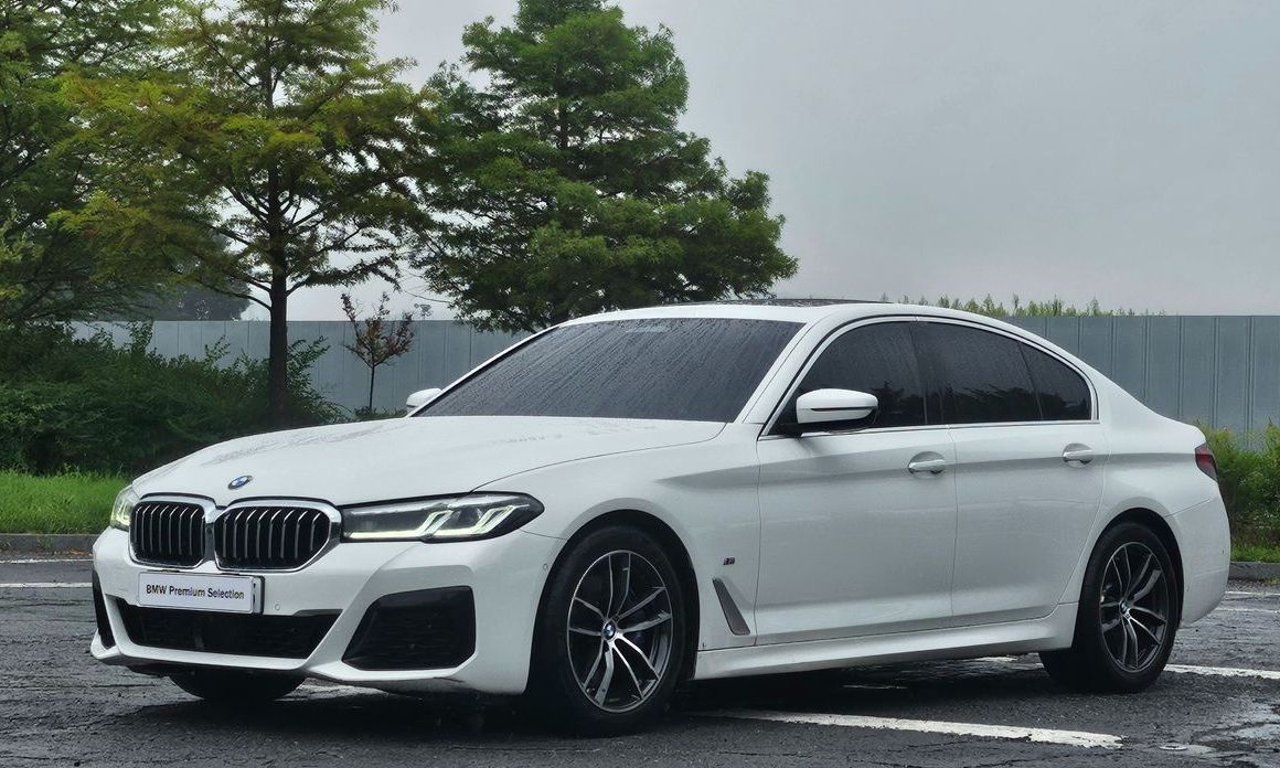 BMW 5-Series 2023