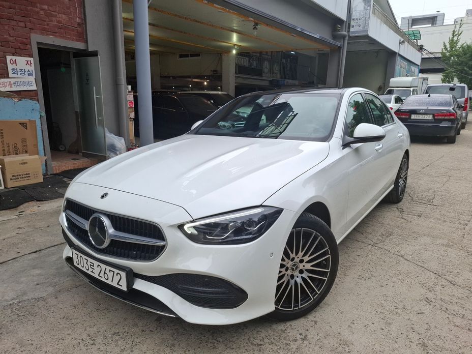 Mercedes-Benz C-Class 2025