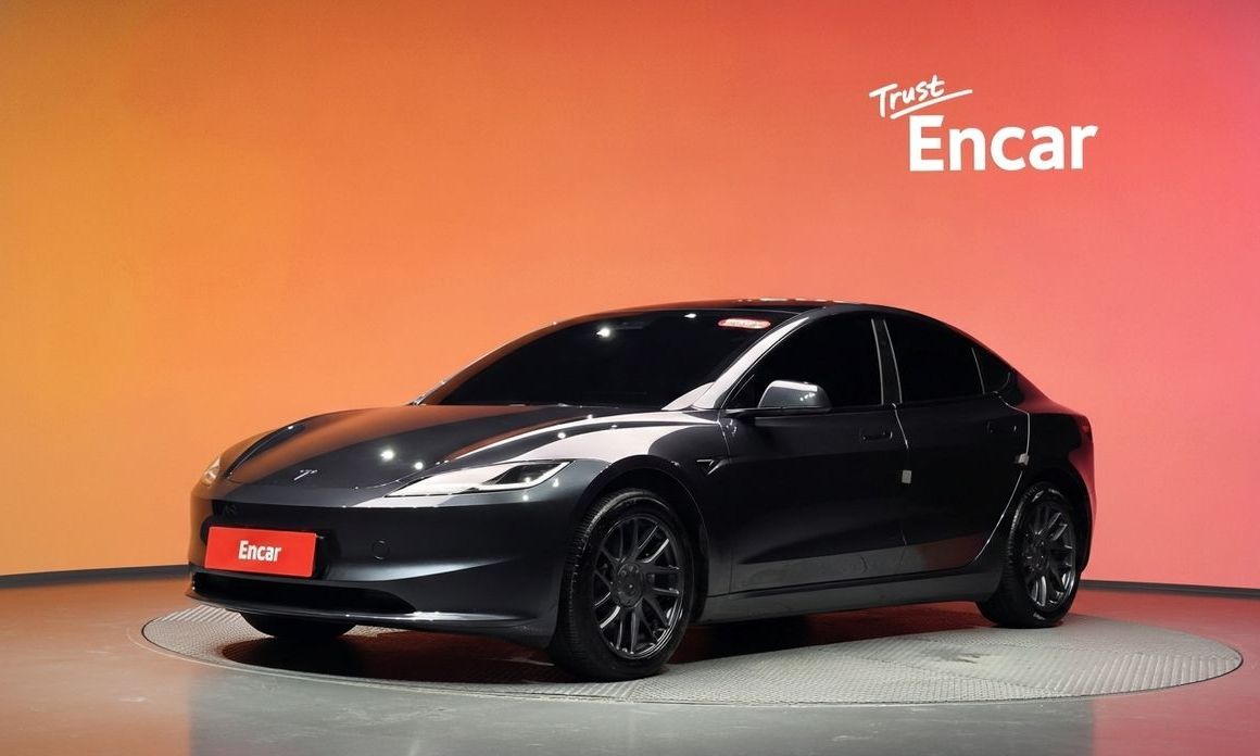 Tesla Model 3 2024