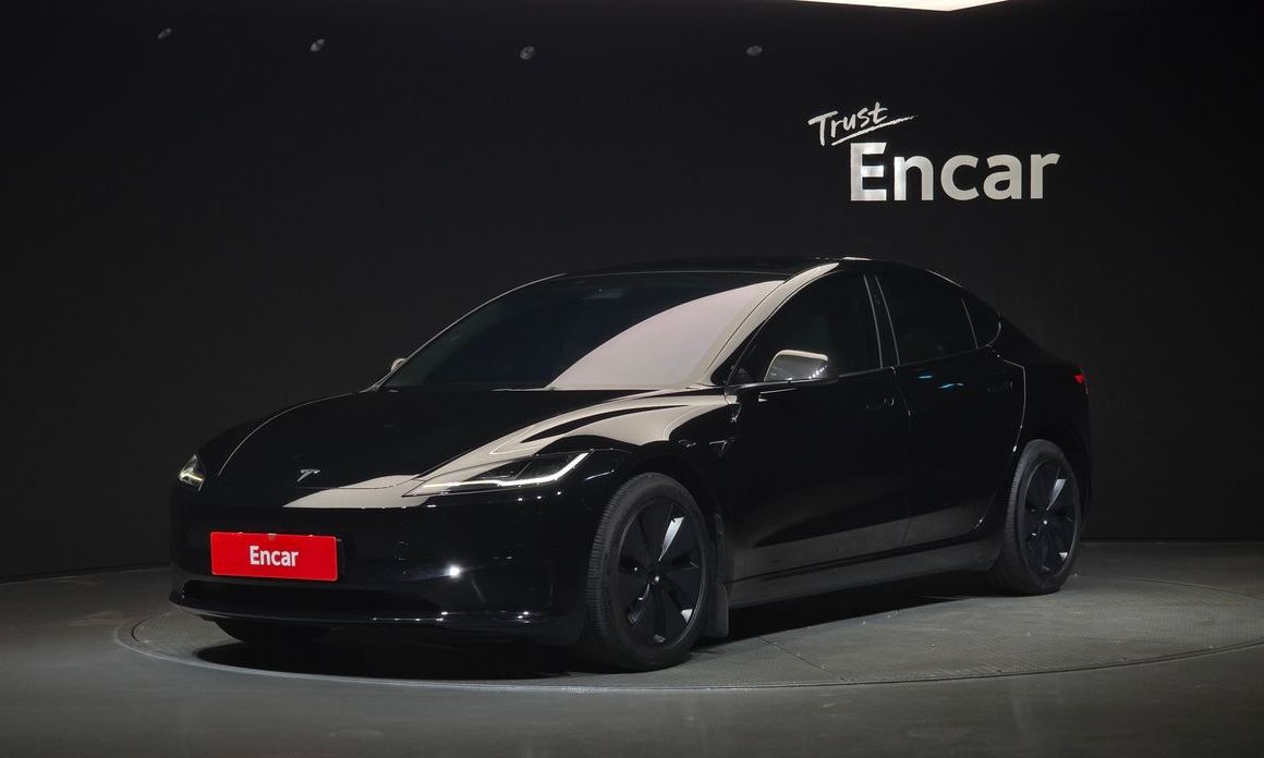 Tesla Model 3 2024