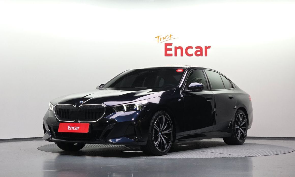 BMW 5-Series 2024