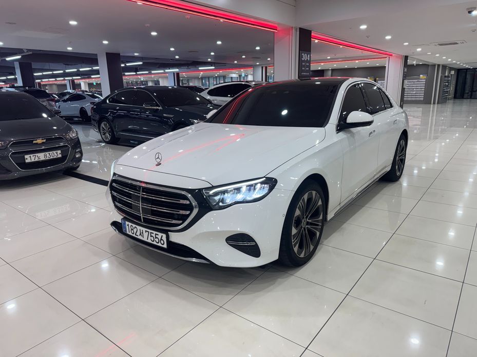 Mercedes-Benz E-Class 2024
