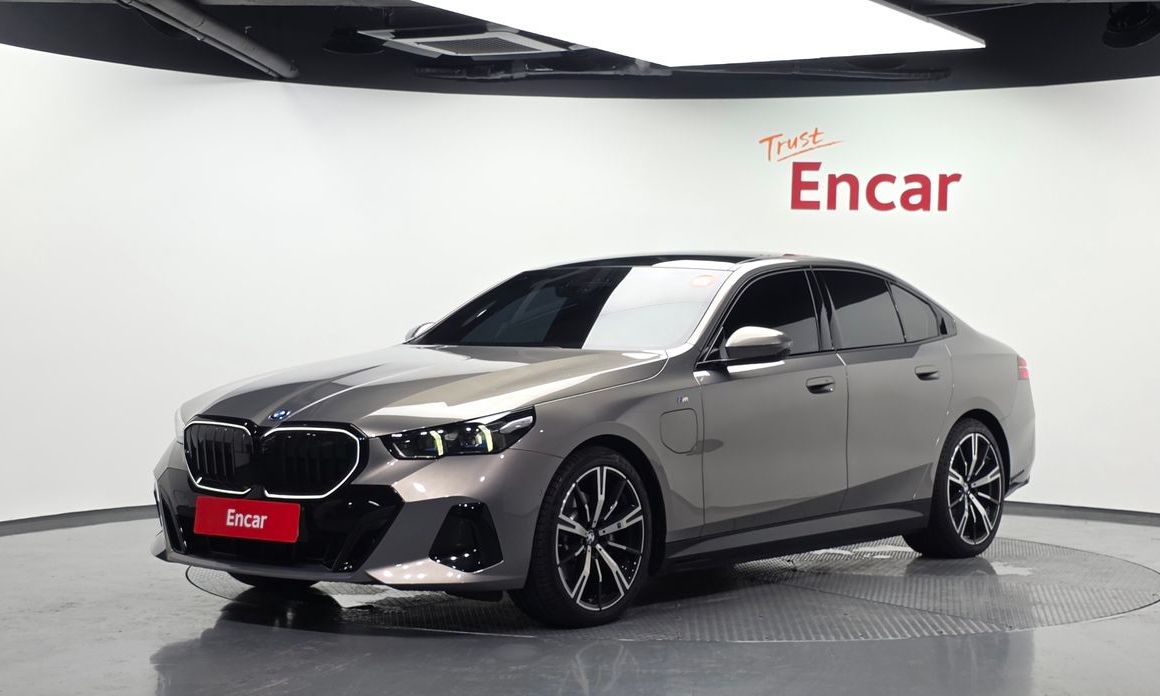 BMW 5-Series 2025