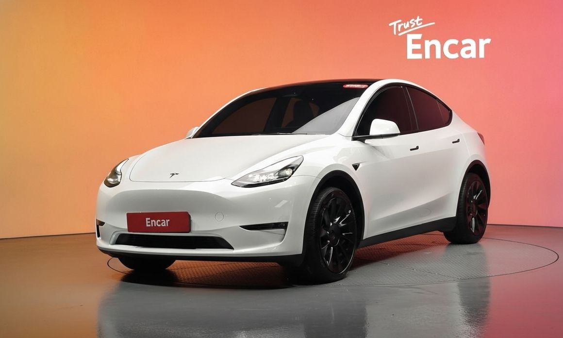 Tesla Model Y 2024