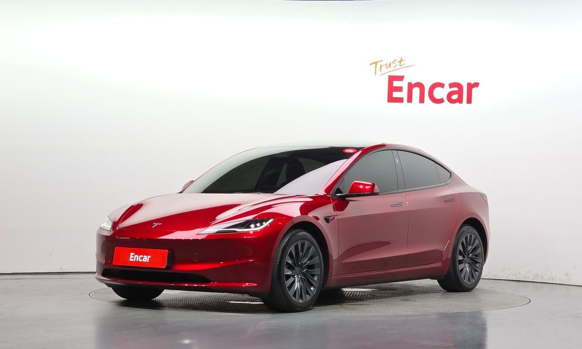 Tesla Model 3 2024