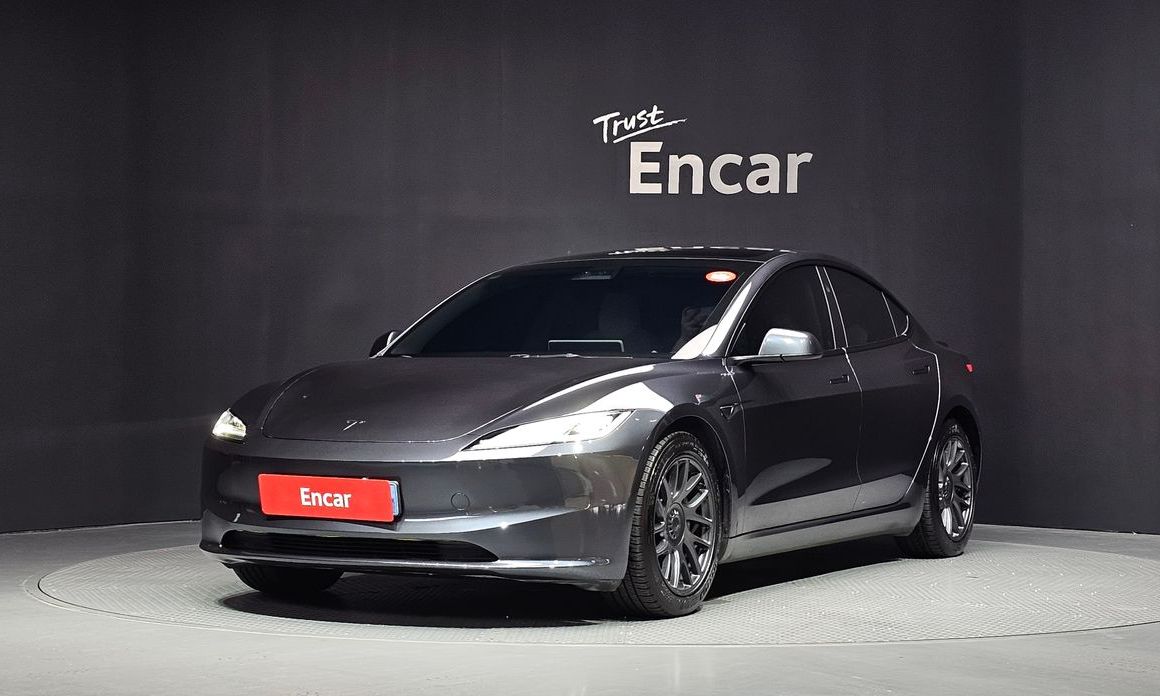 Tesla Model 3 2025