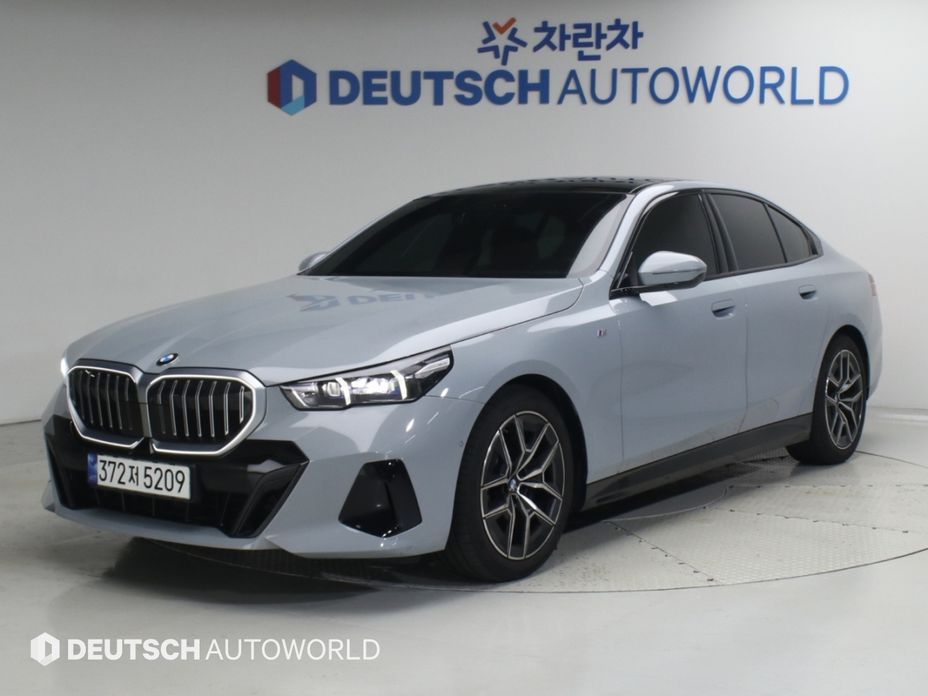 BMW 5-Series 2024