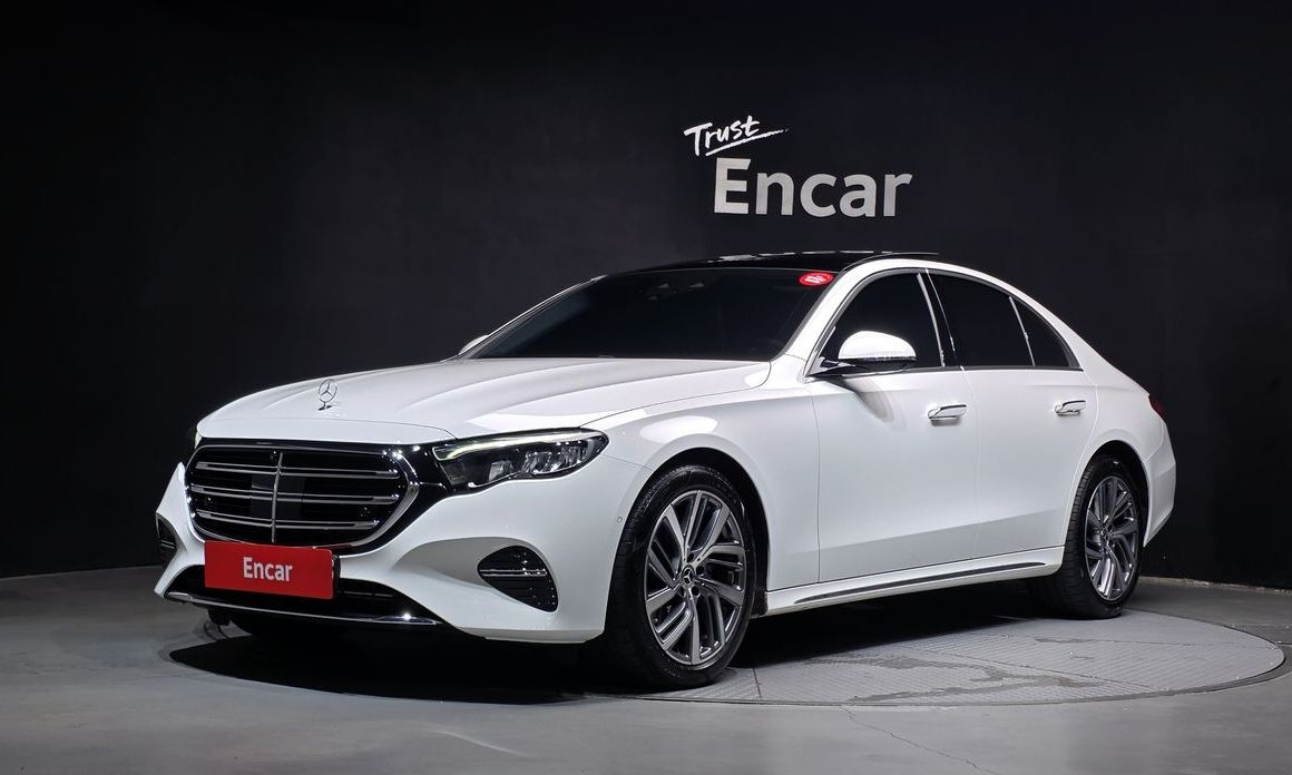 Mercedes-Benz E-Class 2024