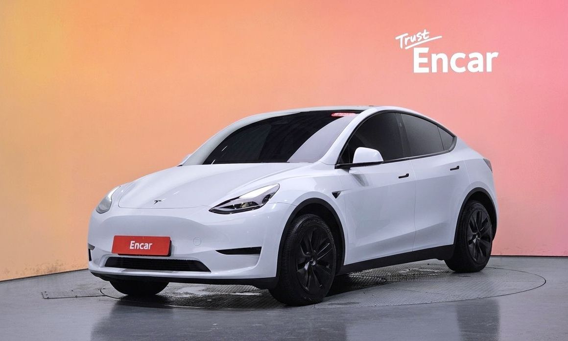 Tesla Model Y 2024