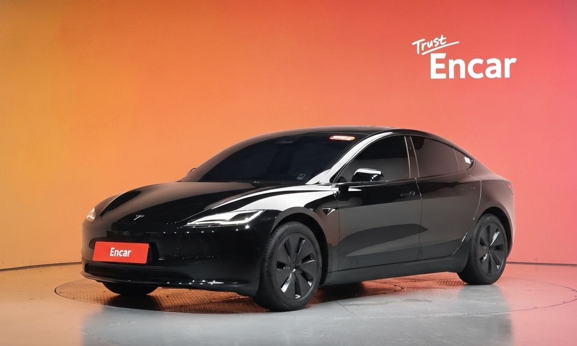 Tesla Model 3 2024