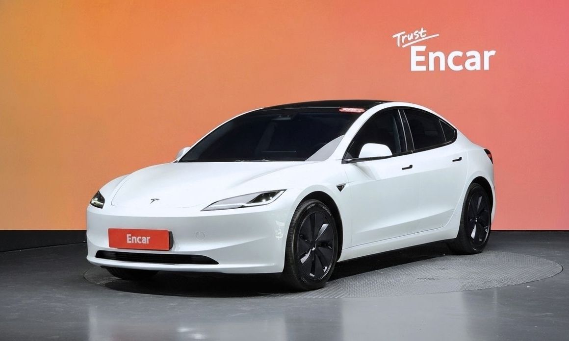 Tesla Model 3 2024