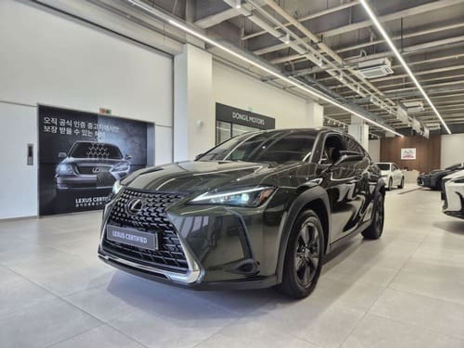 Lexus UX 2026