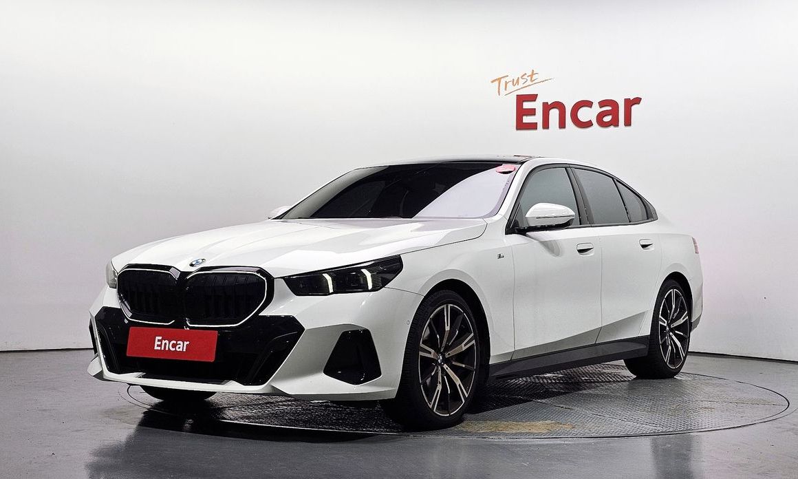 BMW 5-Series 2025